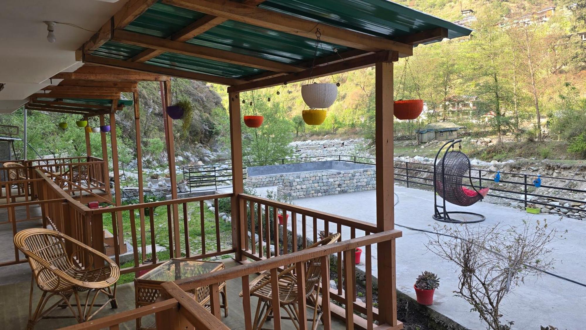 Sharda Resort-Tirthan Valley Banjār Dış mekan fotoğraf