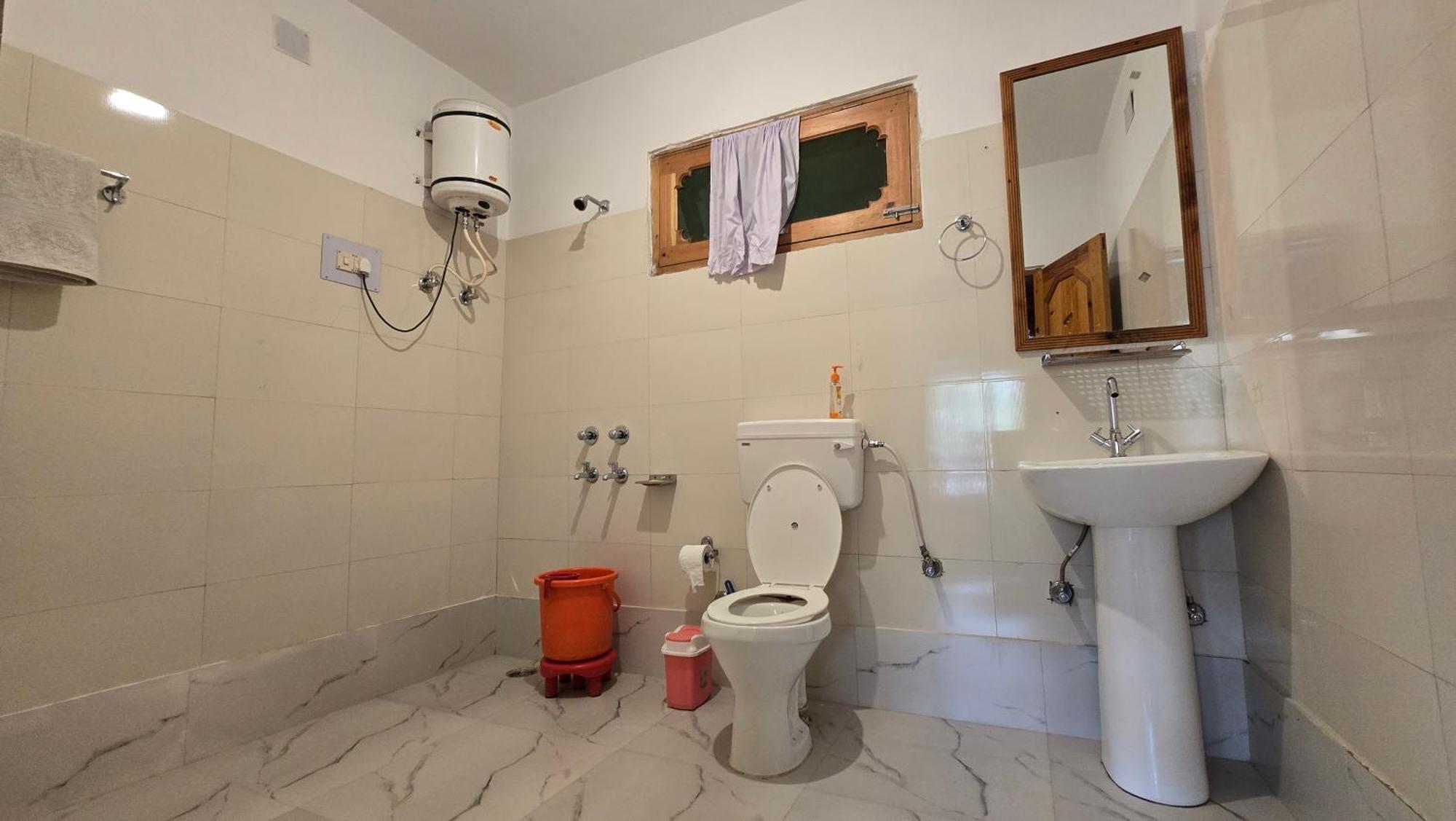 Sharda Resort-Tirthan Valley Banjār Dış mekan fotoğraf